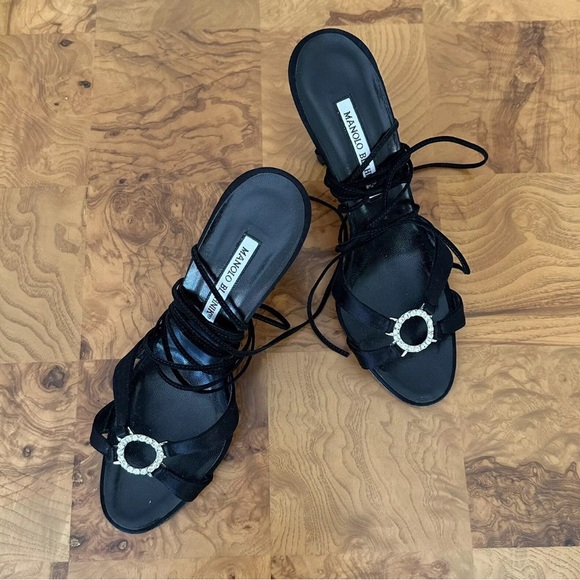 Vintage Manolo Blahnik Tie Up Heels With Crystal Embellishment - Picture 7 of 8